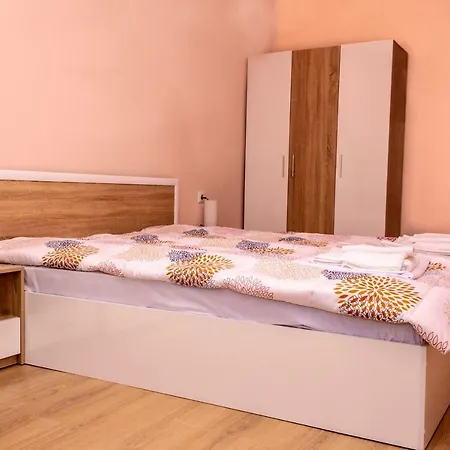 アパート New Star ブルガス