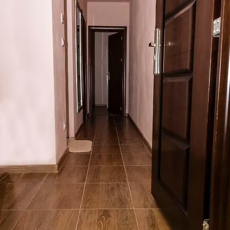 New Star Apartment *